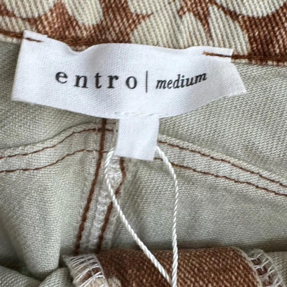 Floral Brown Pants, Entro, Size Medium, Boho, California, Floral Jean - Picture 8 of 8